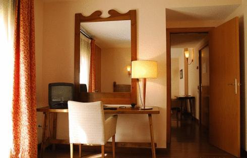 Hotel Pirineos Кастехон-де-Сос Экстерьер фото